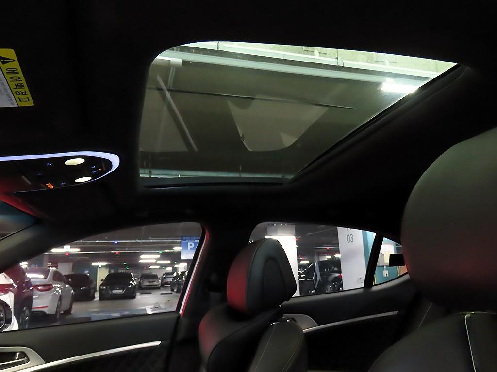Genesis G70 — photo 17