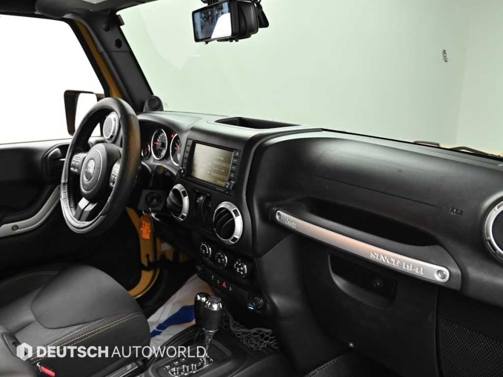Jeep Wrangler — photo 07