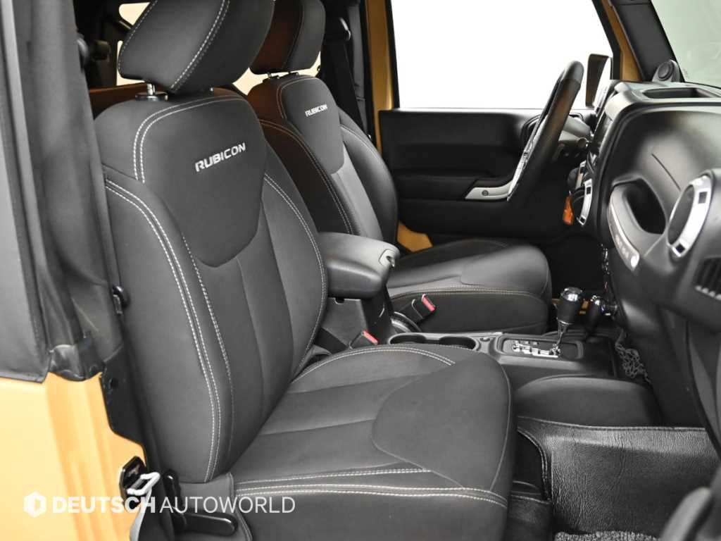 Jeep Wrangler — photo 10