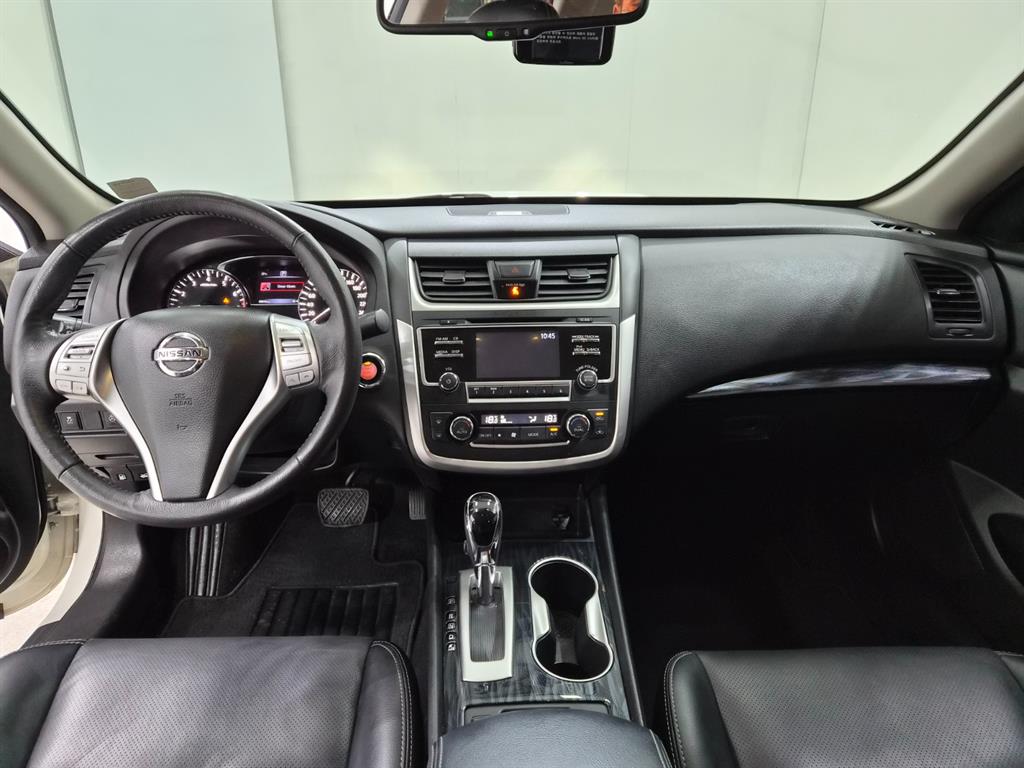 Nissan Altima — photo 08