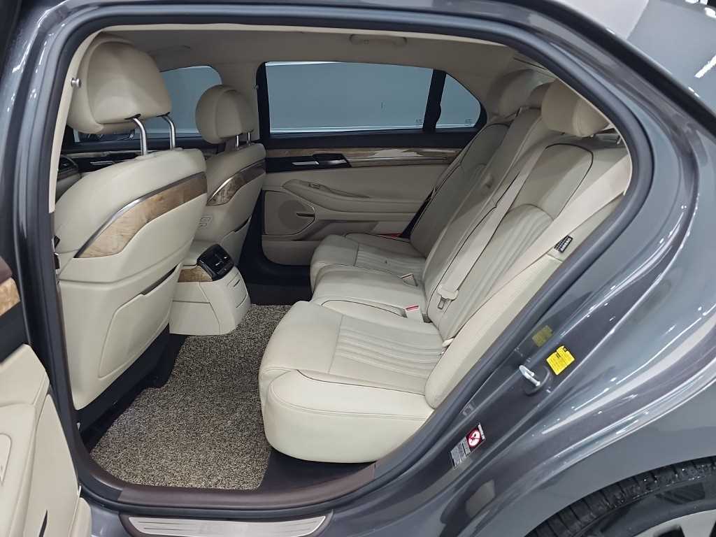 Genesis EQ900 — photo 12