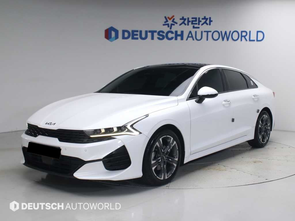 Kia K5 — photo 01