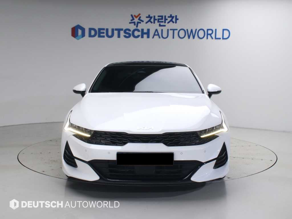 Kia K5 — photo 04