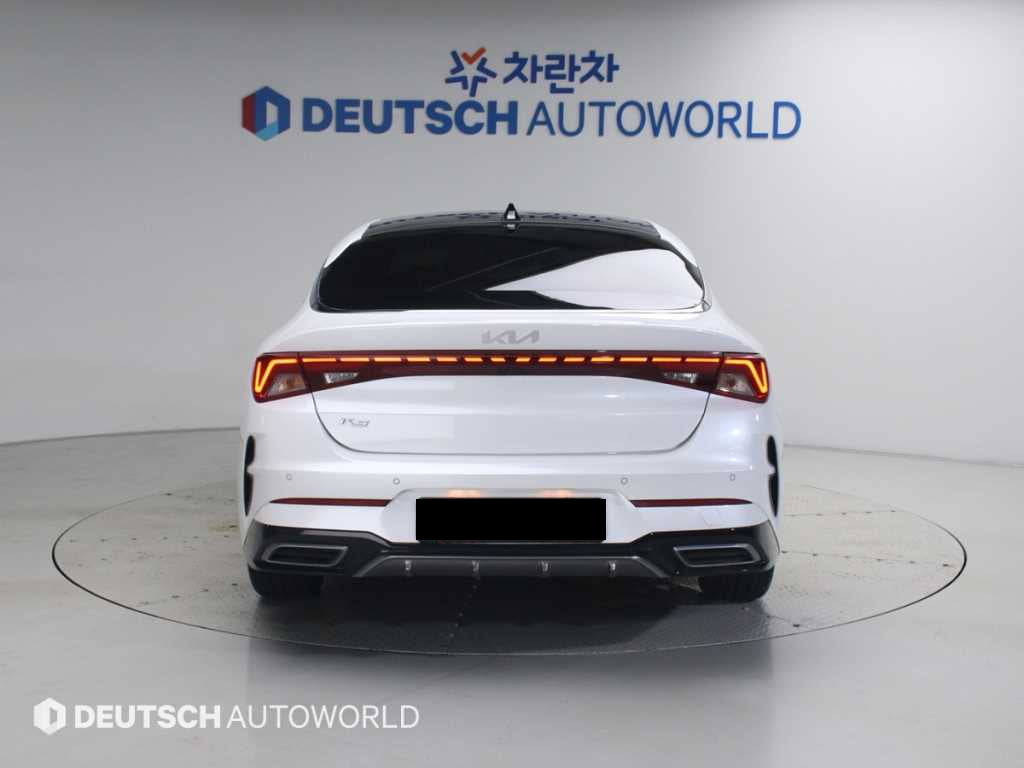 Kia K5 — photo 05