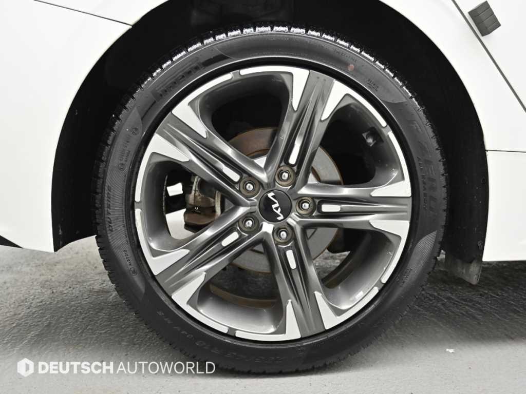 Kia K5 — photo 06