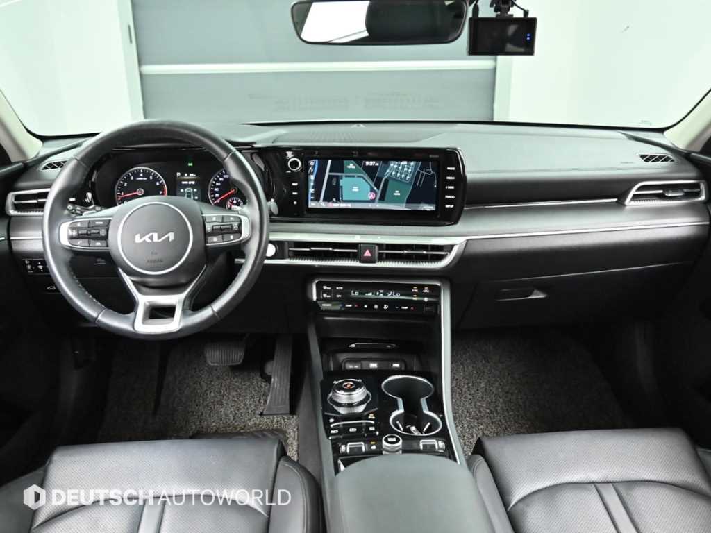 Kia K5 — photo 08
