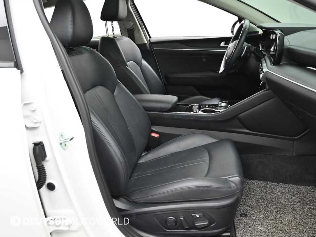 Kia K5 — photo 11