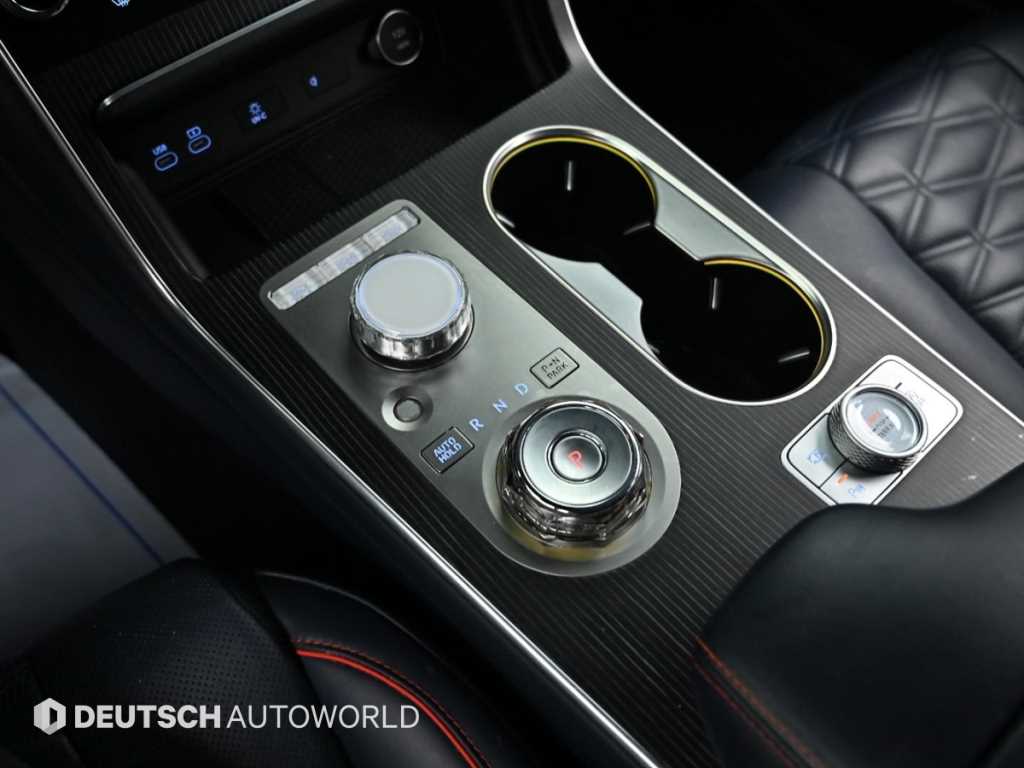 Genesis GV80 — photo 09
