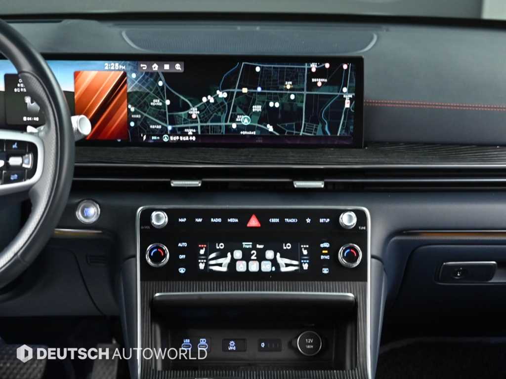 Genesis GV80 — photo 14