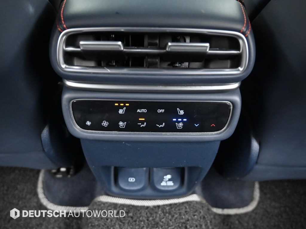 Genesis GV80 — photo 16