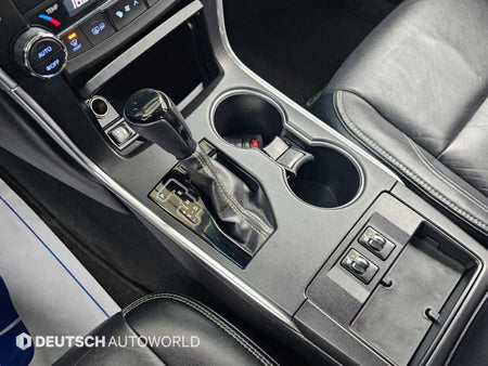 Toyota Camry — photo 09