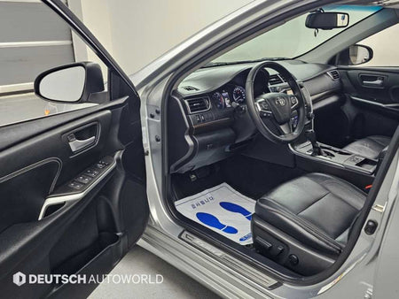 Toyota Camry — photo 11