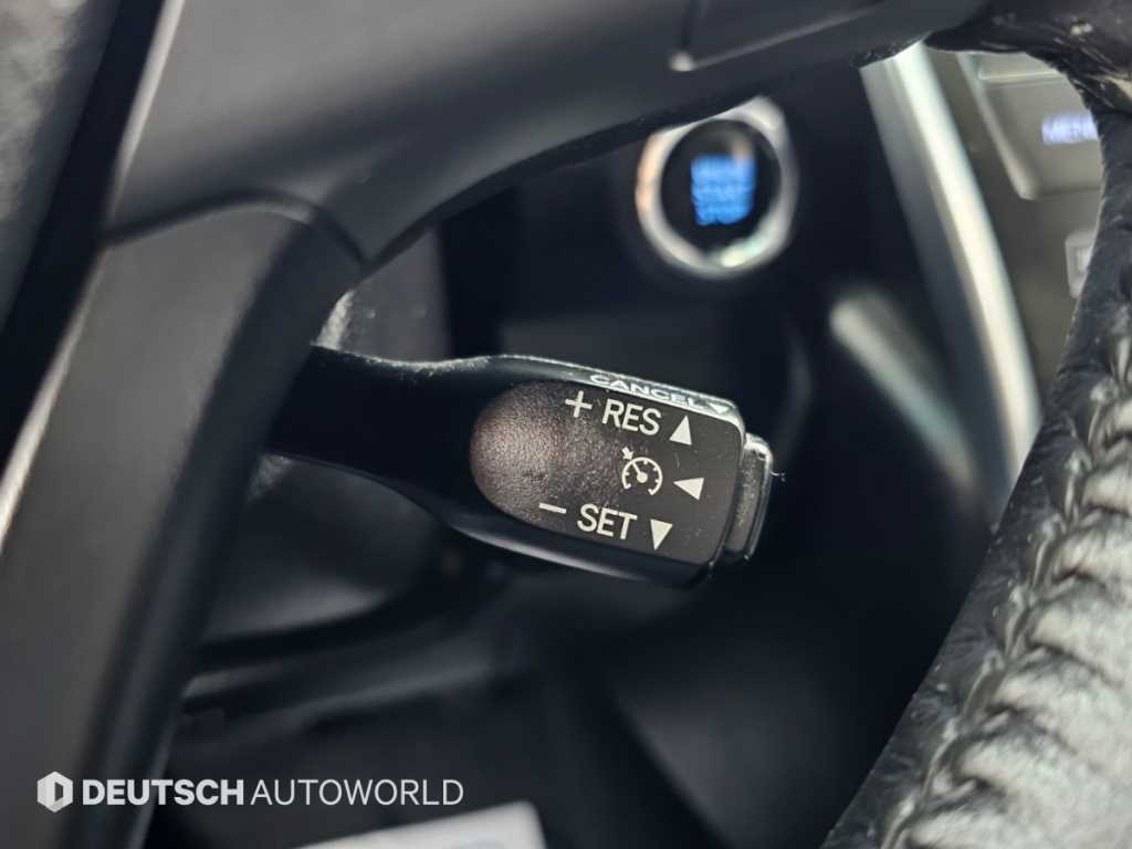 Toyota Camry — photo 16