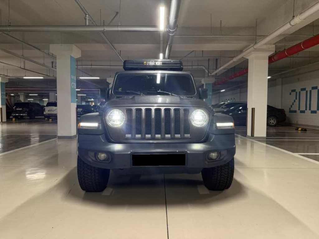 Jeep Wrangler — photo 03