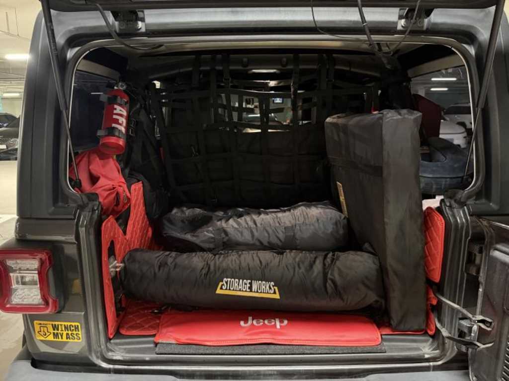 Jeep Wrangler — photo 09