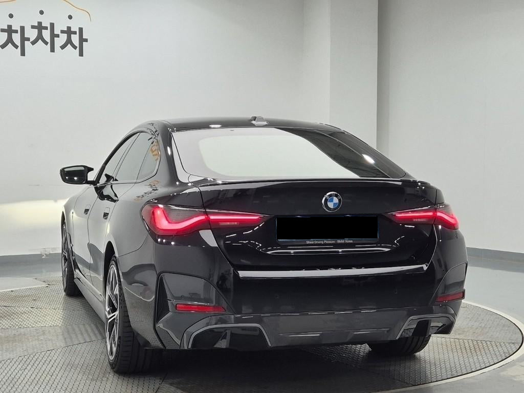 BMW i4 — photo 02