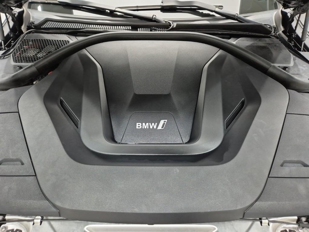 BMW i4 — photo 05