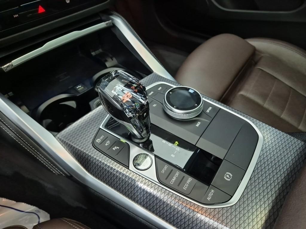 BMW i4 — photo 08