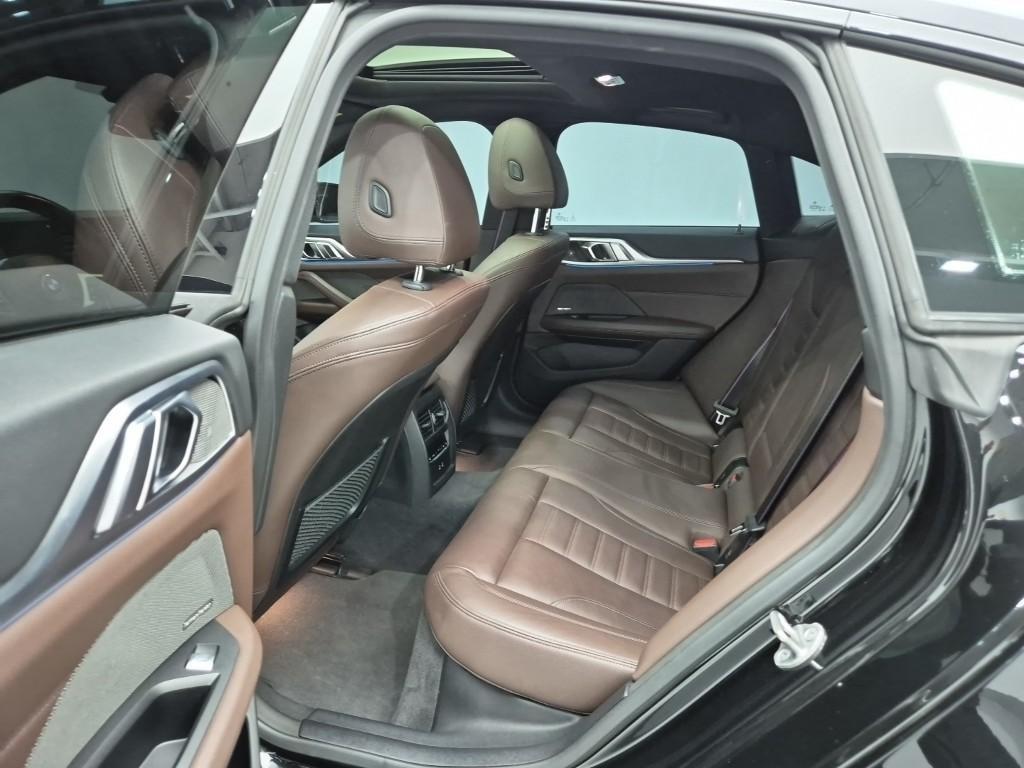 BMW i4 — photo 12