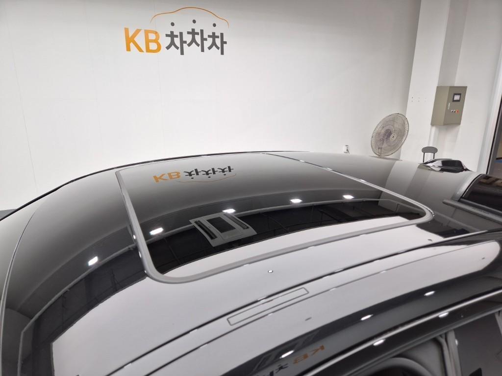 BMW i4 — photo 13