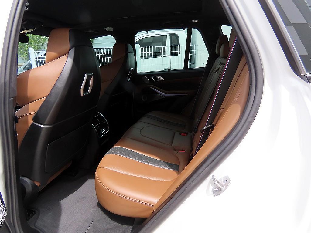 BMW X5M — photo 06