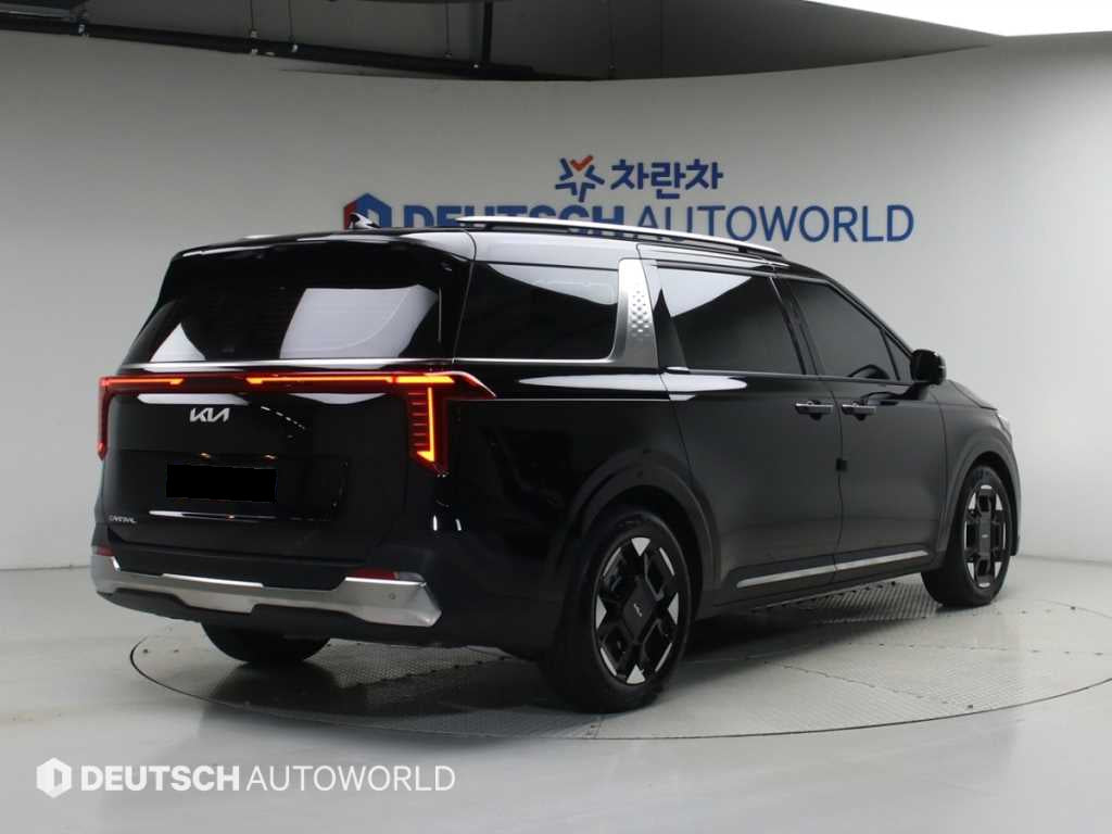 Kia Carnival — photo 02