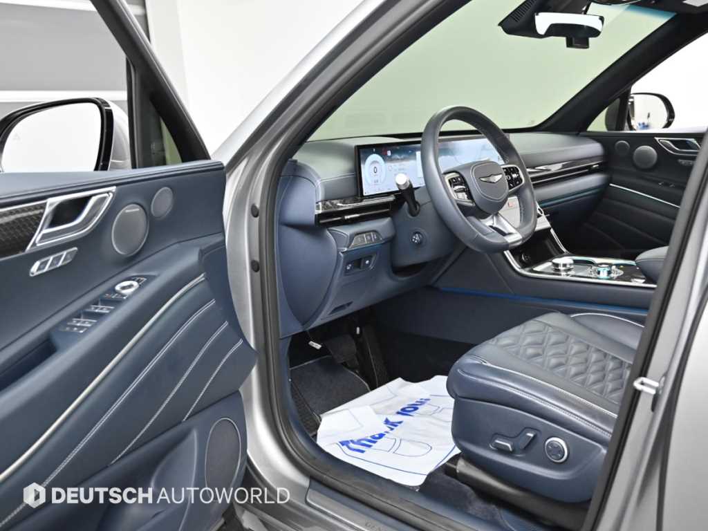 Genesis GV80 — photo 11