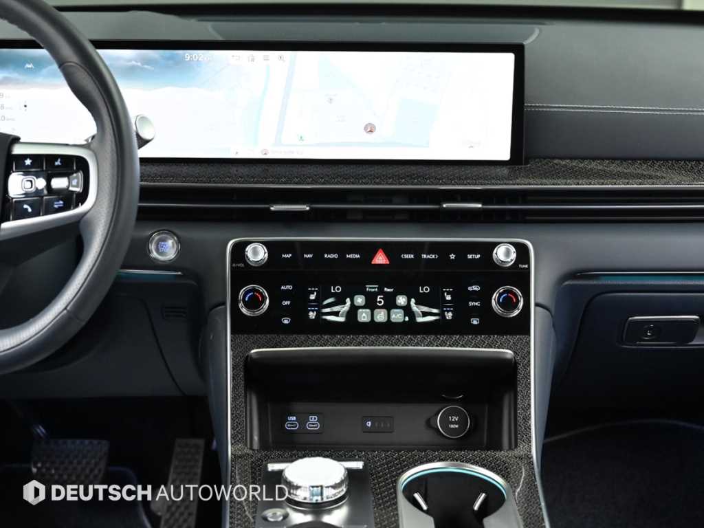Genesis GV80 — photo 14