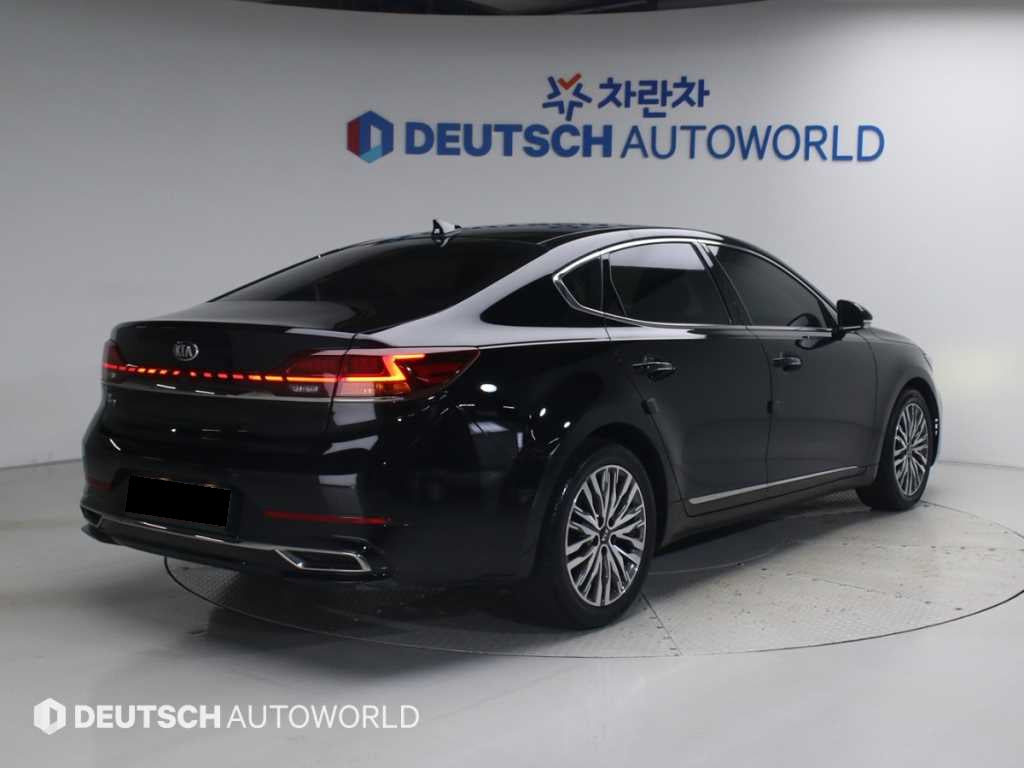 Kia K7 — photo 02