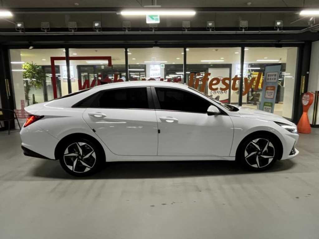 Hyundai Avante — photo 03