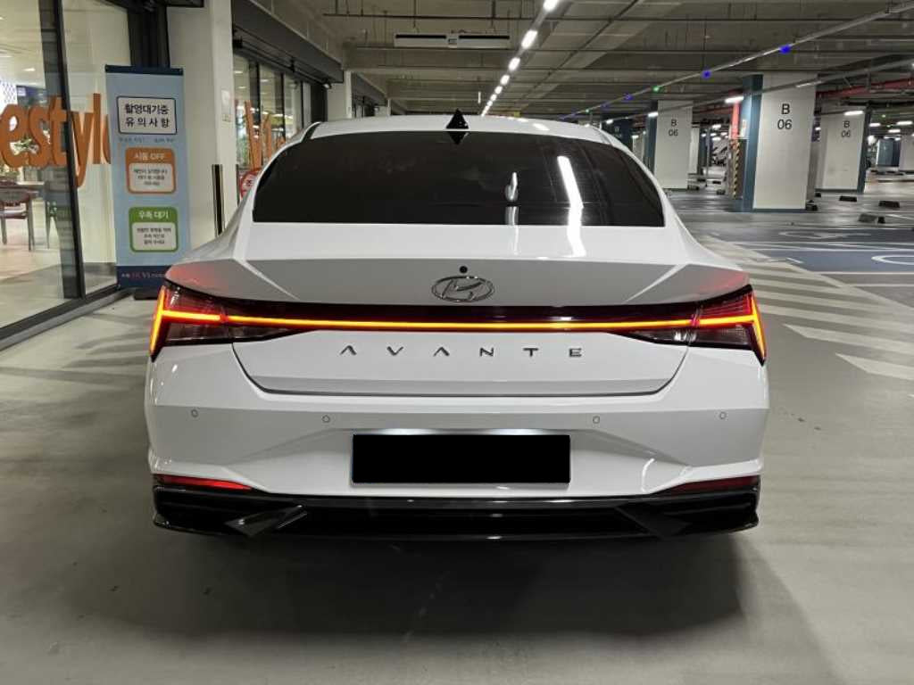 Hyundai Avante — photo 05