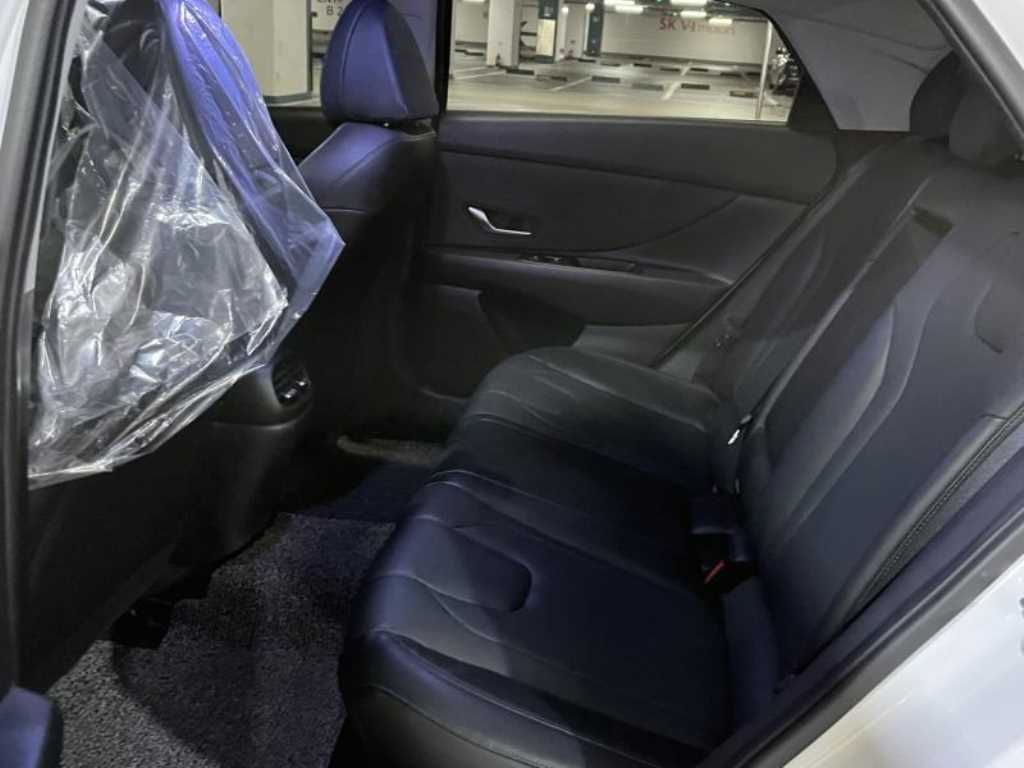 Hyundai Avante — photo 06