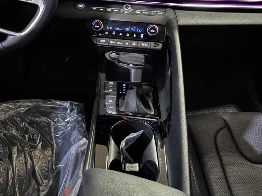 Hyundai Avante — photo 14
