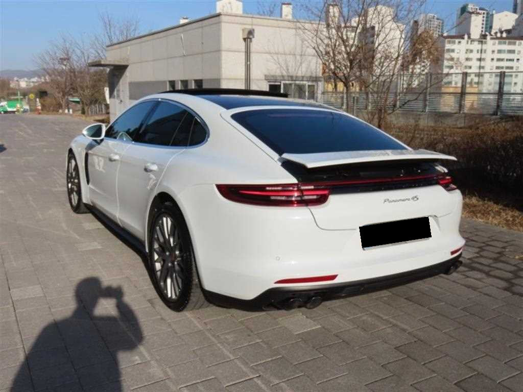 Porsche Panamera — photo 04