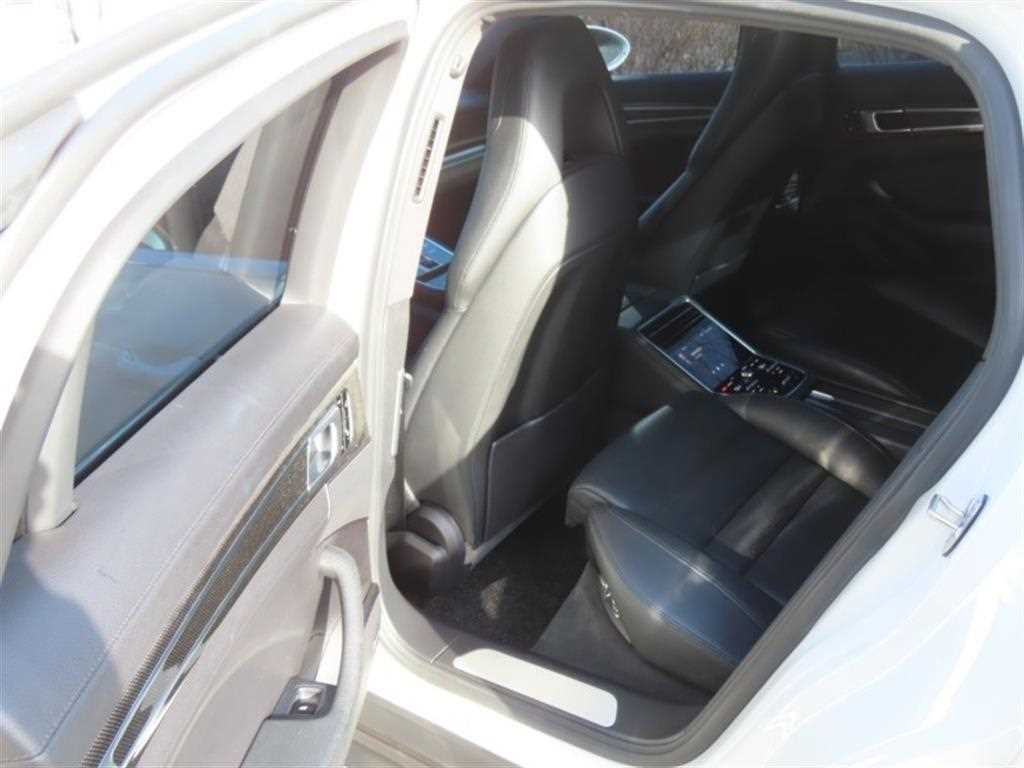 Porsche Panamera — photo 13