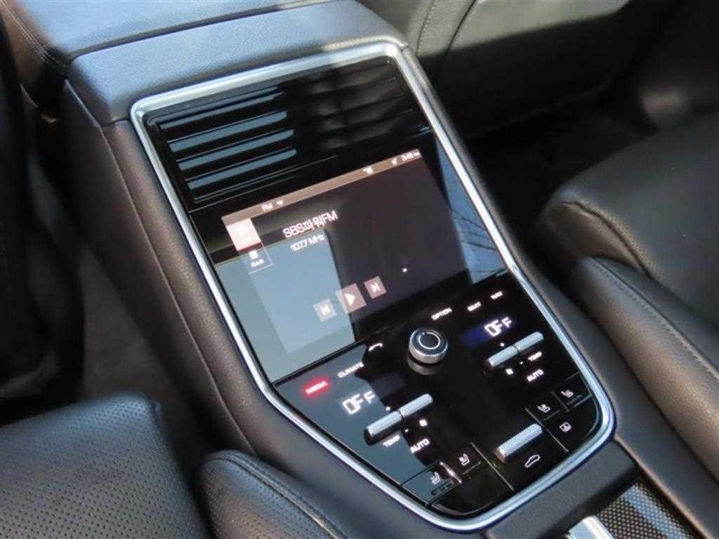 Porsche Panamera — photo 14