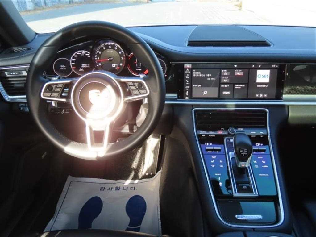Porsche Panamera — photo 16
