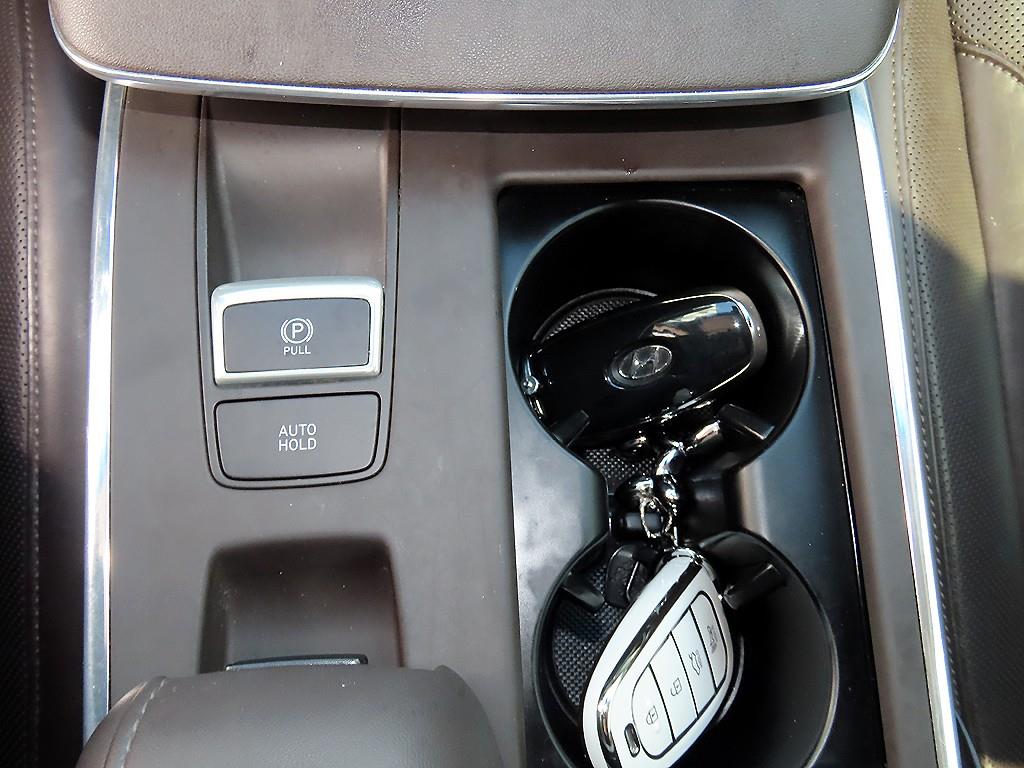 Hyundai Grandeur — photo 13