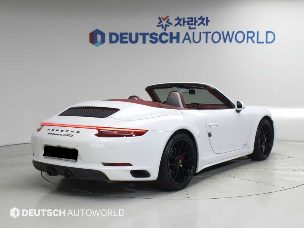 Porsche 911 — photo 02