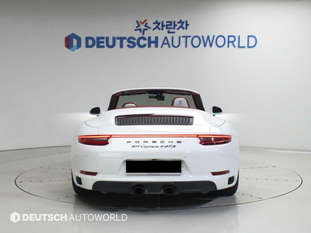 Porsche 911 — photo 04