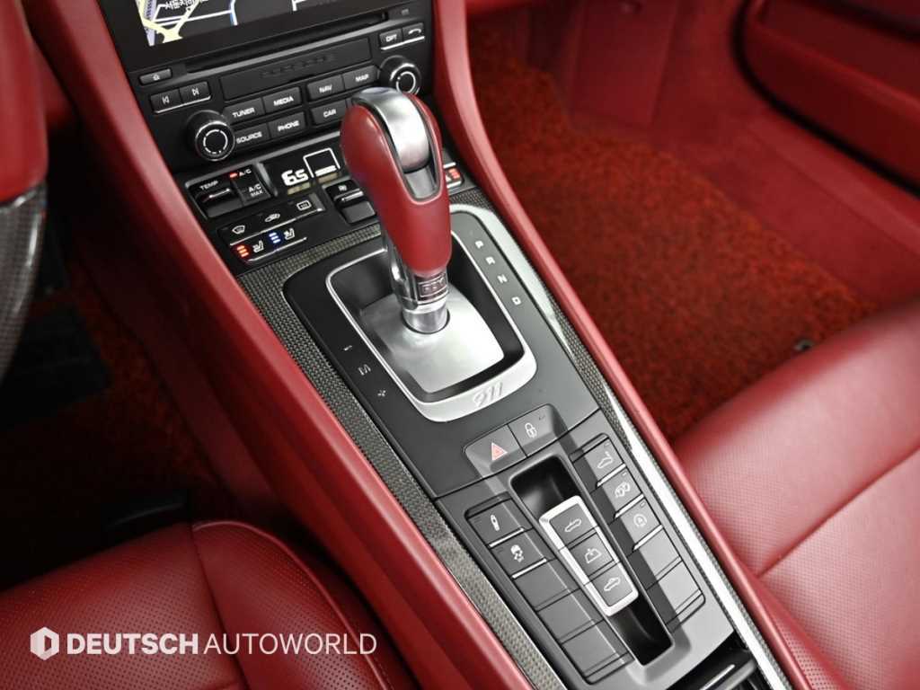 Porsche 911 — photo 09