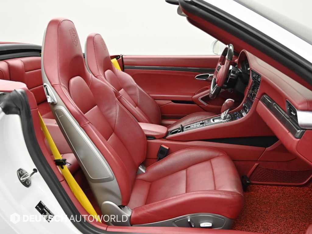 Porsche 911 — photo 10