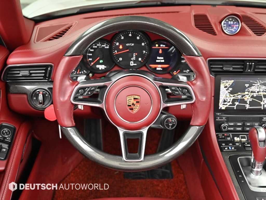 Porsche 911 — photo 13