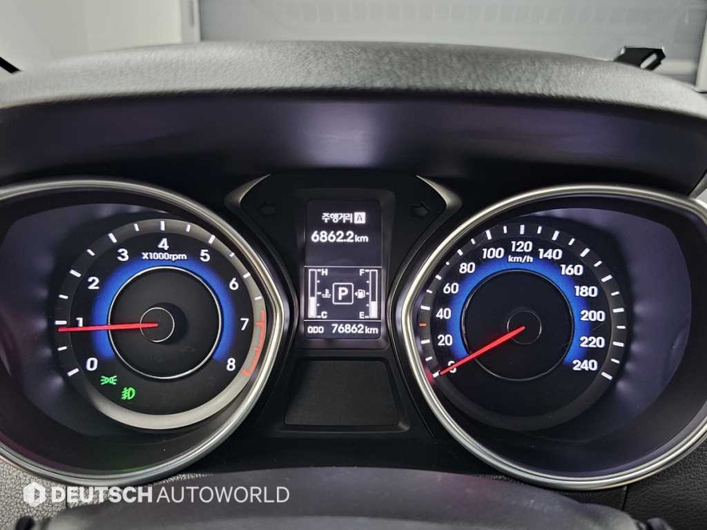 Hyundai Avante — photo 09