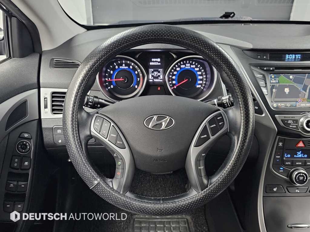 Hyundai Avante — photo 15
