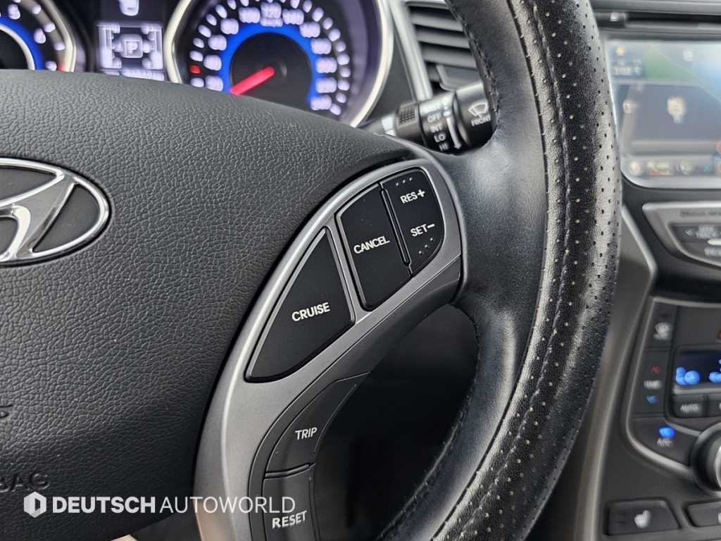 Hyundai Avante — photo 16