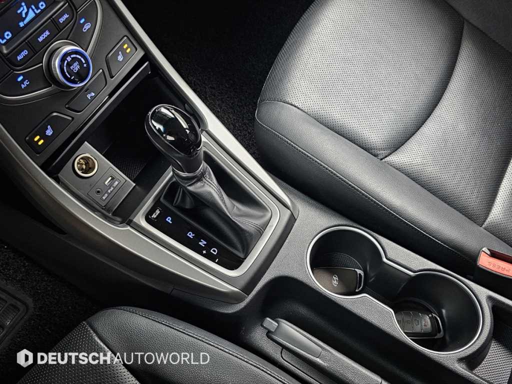 Hyundai Avante — photo 20