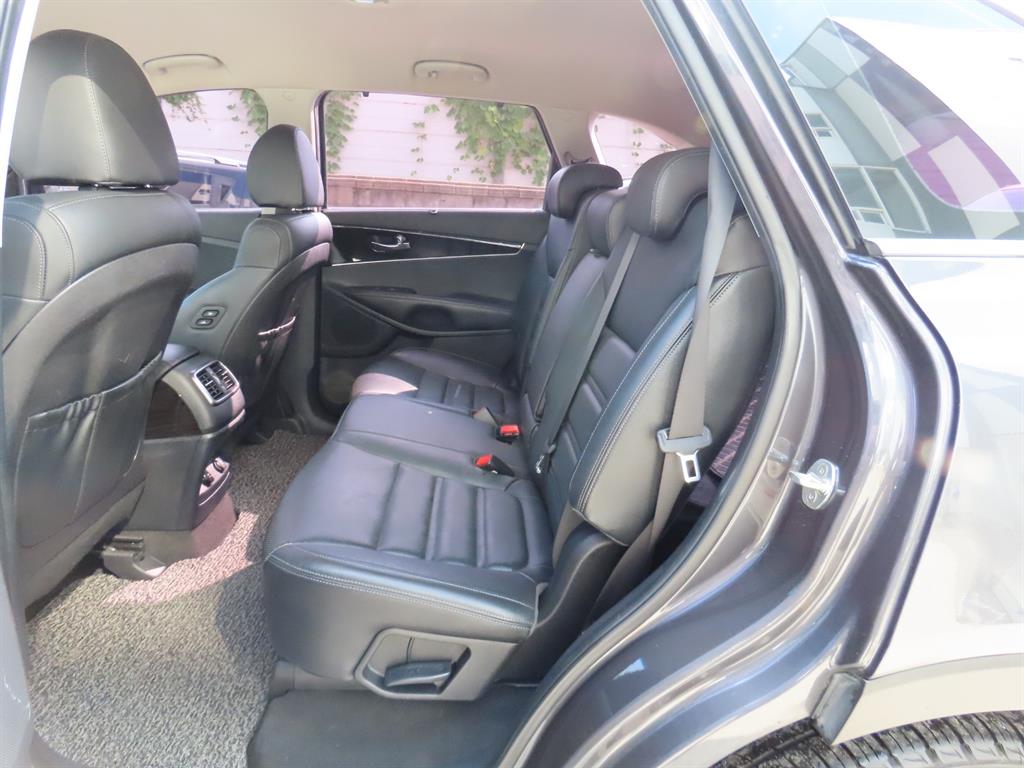 Kia Sorento — photo 06