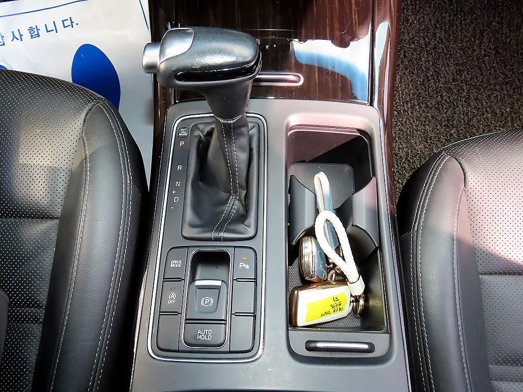Kia Sorento — photo 11