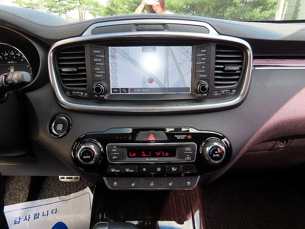 Kia Sorento — photo 13